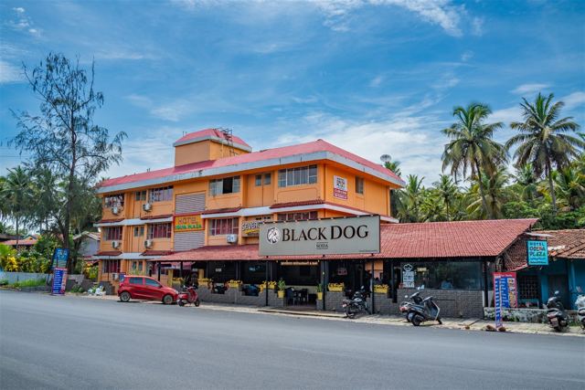 Hotel Colva Plaza building and street view, Seraulim