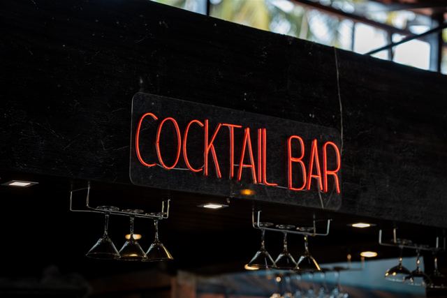 Red Cocktail Bar neon sign