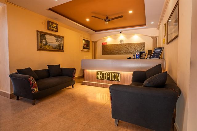 Hotel Colva Plaza reception lounge